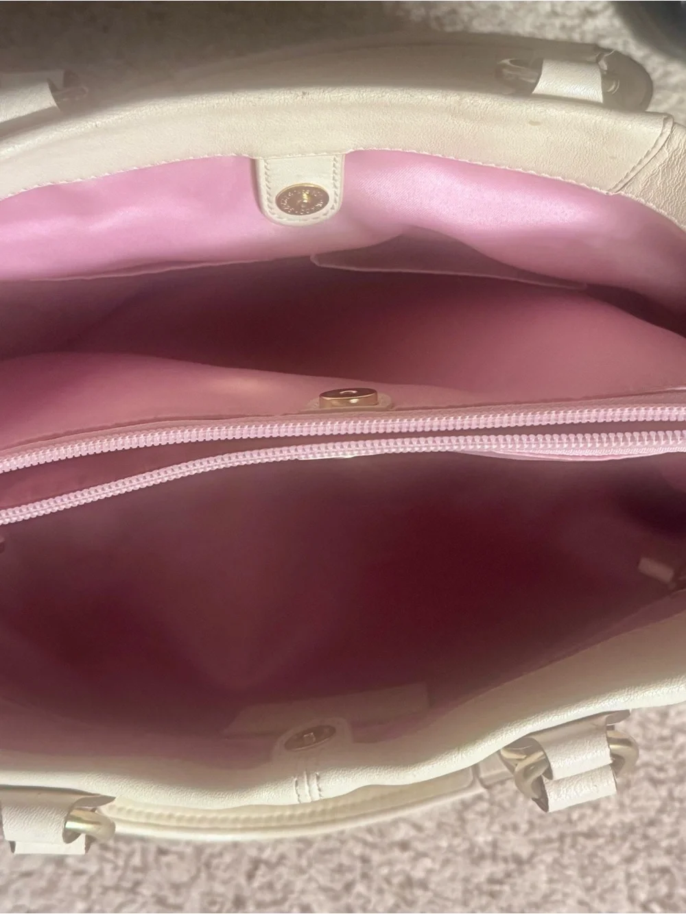 Coach Beige Leather Pleated Tote with silk pink inside - Picture 4 of 6